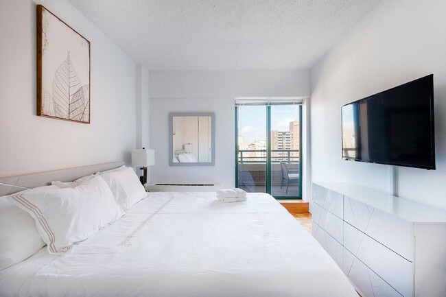 Building Photo - 87 Columbus Ave