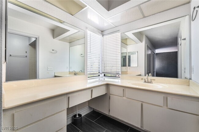 Building Photo - 2208 Tarraso Way