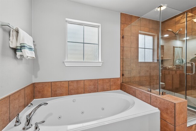 Building Photo - 3019 Clearview Cir