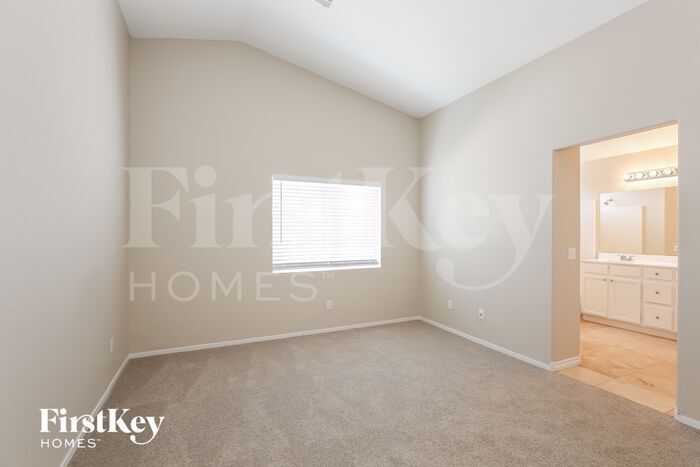 Building Photo - 5225 Meadow Rock Ave