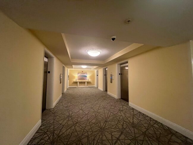 Building Photo - 2501 S Ocean Dr