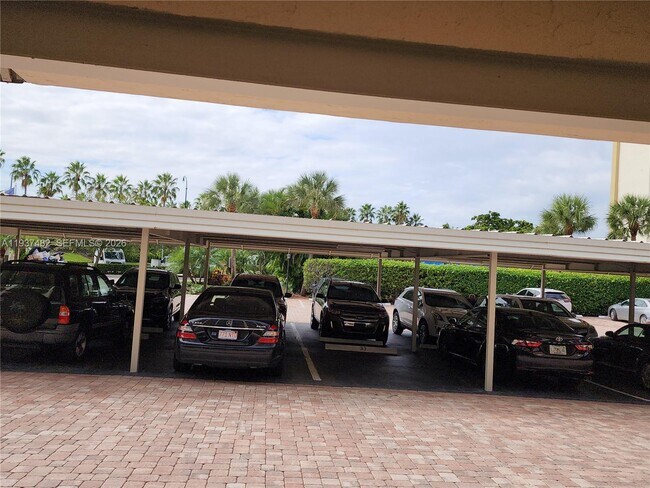 Building Photo - 1631 Riverview Rd