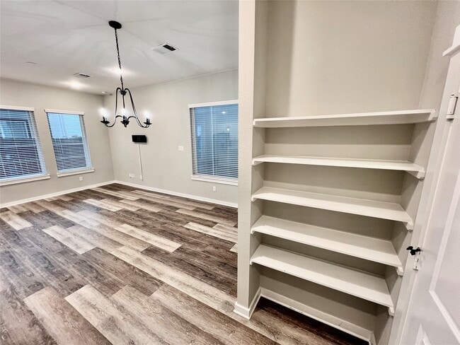 Building Photo - 6712 Parker Oaks Ln