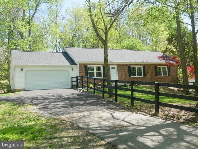 Building Photo - 35600 Sassafras Dr