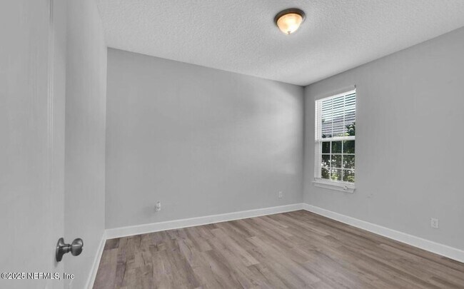 Building Photo - 4431 Vista Point Ln