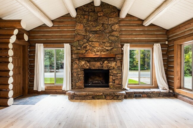 Building Photo - Updated Log Cabin in Park City — Modern Co...