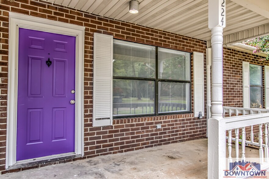 Building Photo - 216 Patton Dr