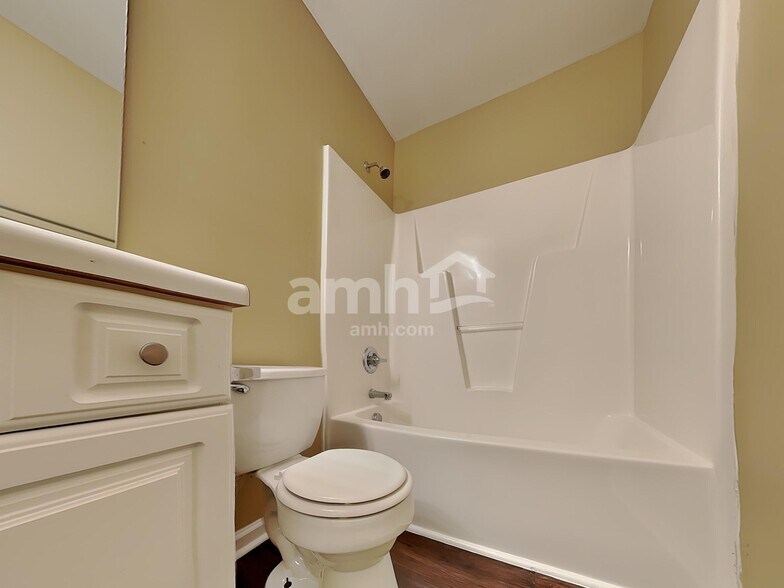 Building Photo - 204 Ber Creek Dr