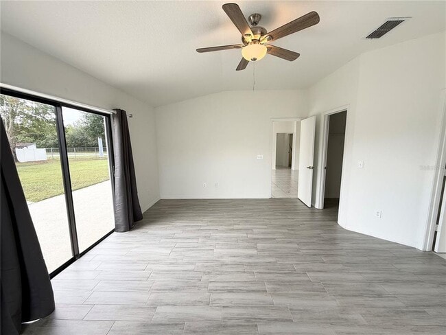 Building Photo - 2401 Rolling Broak Dr