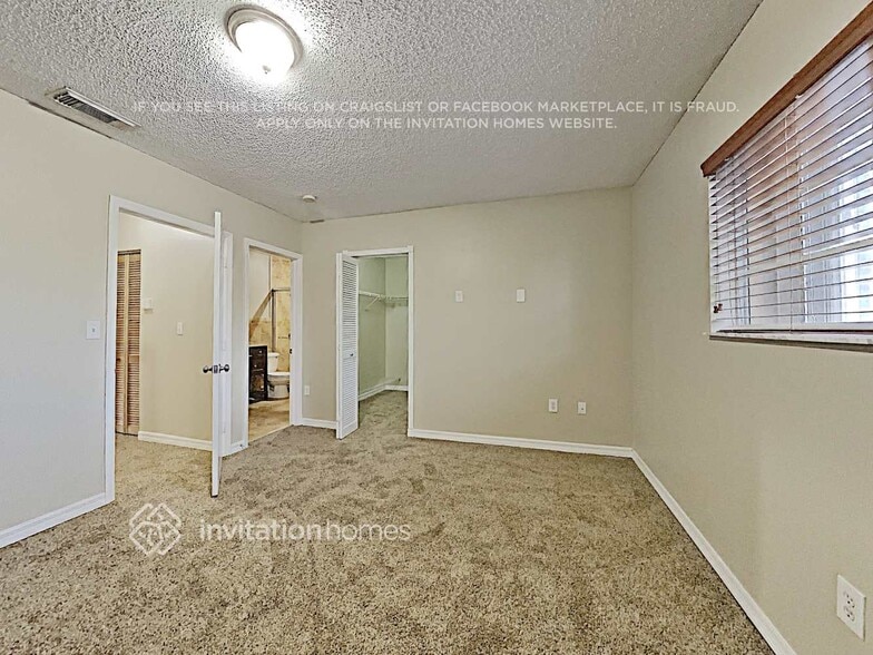 Building Photo - 3673 SW 153rd Pl