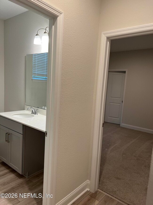 Building Photo - 504 Blue Daze St