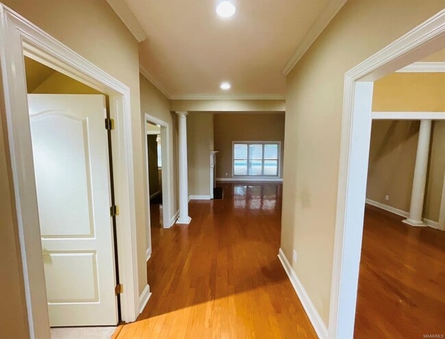 Building Photo - 200 High Pt Rdg