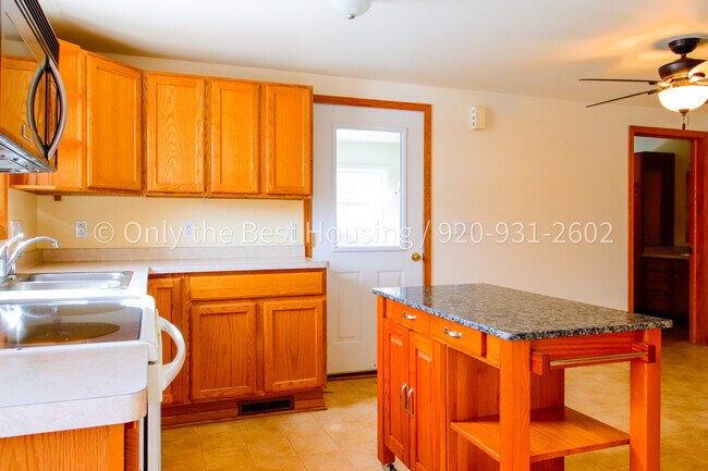 Building Photo - 611 E Burnett St