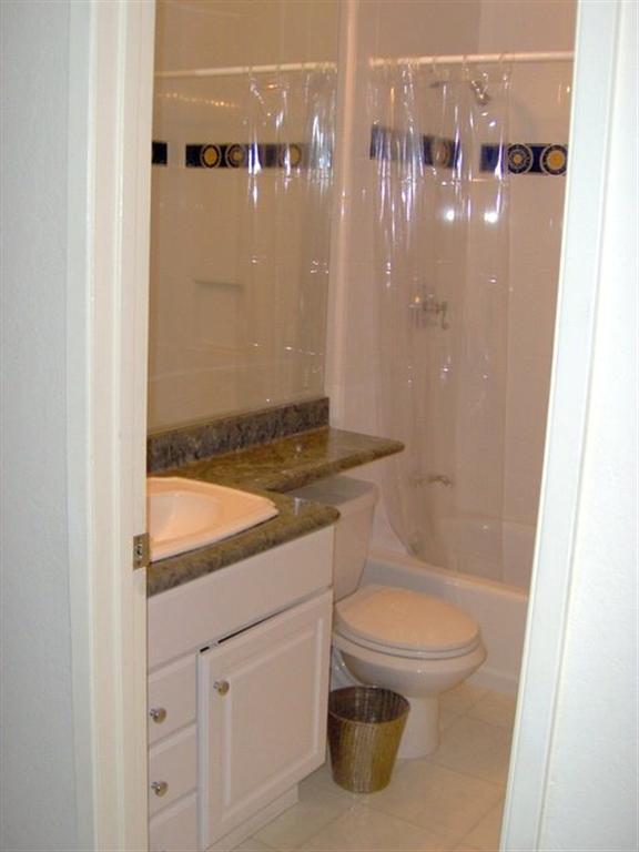 Building Photo - 144 Farnham Ct