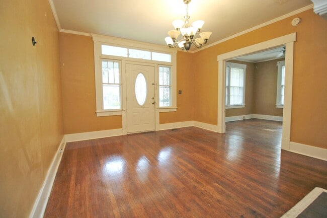 Building Photo - PRE-LEASE for July 2026 - 5 Bedroom, 2.5 B...