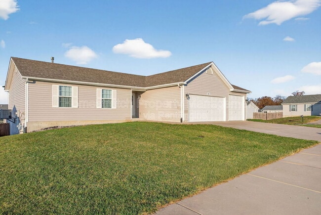 Primary Photo - 401 Falcons Prey