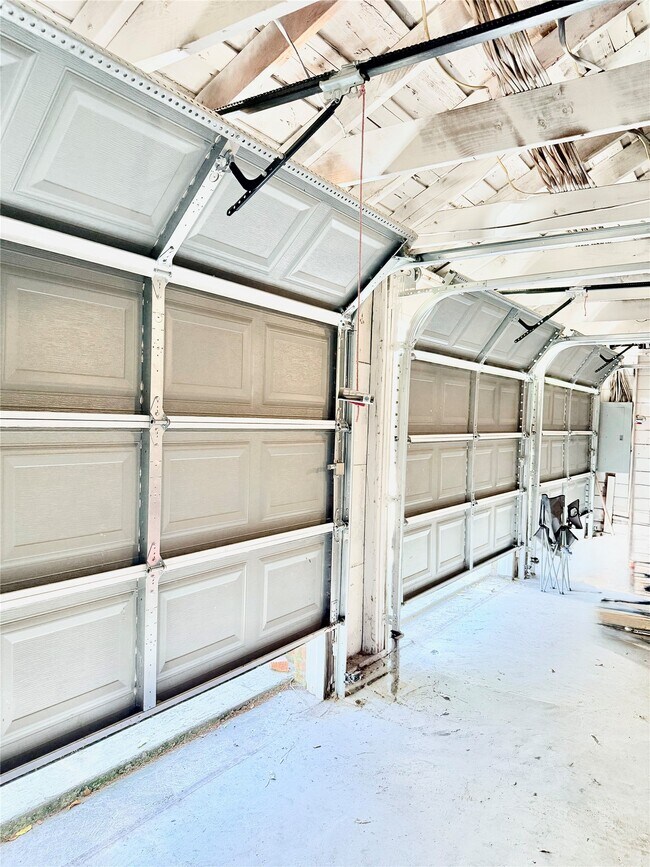 Building Photo - 7146 Bayou Forest Dr