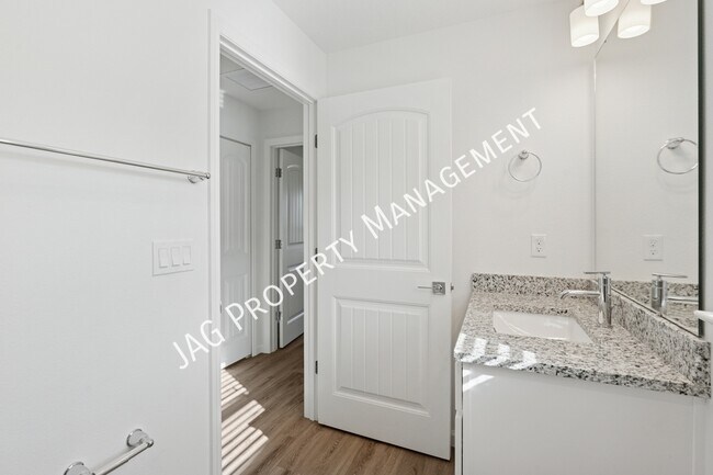 Building Photo - 15 Sea Garden Path