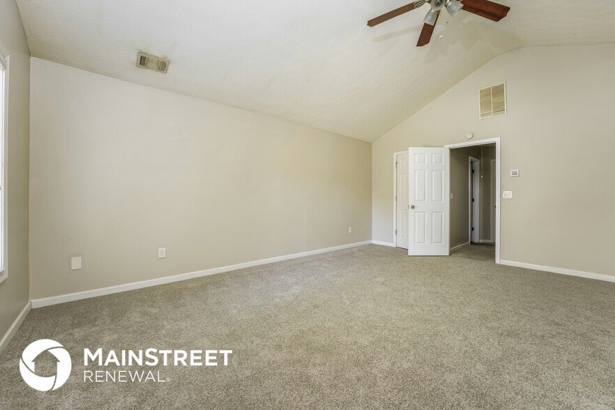 Building Photo - 6288 Lake Valley Point