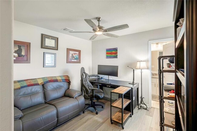 Building Photo - 217 Birch Oak Ln