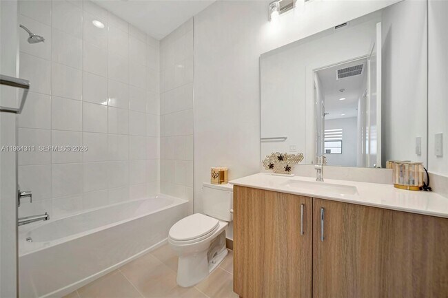 Building Photo - 1454 SW 23rd St