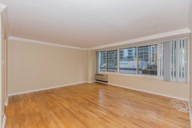 Building Photo - 1 Bedroom / 1 Bathroom in The Grand Ohio! ...