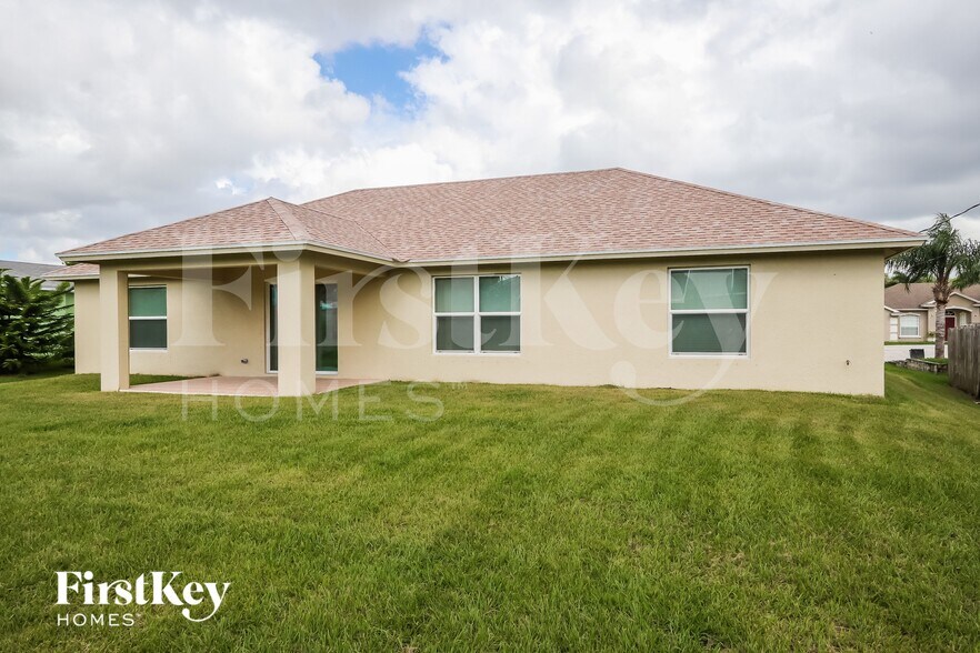 Building Photo - 1262 SW San Esteban Ave