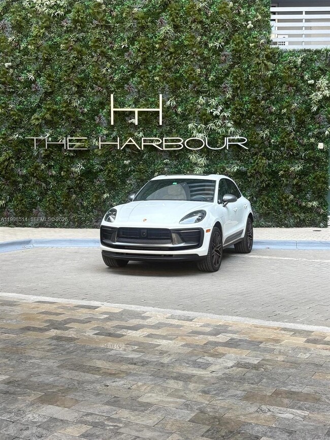 Building Photo - 16385 Biscayne Blvd