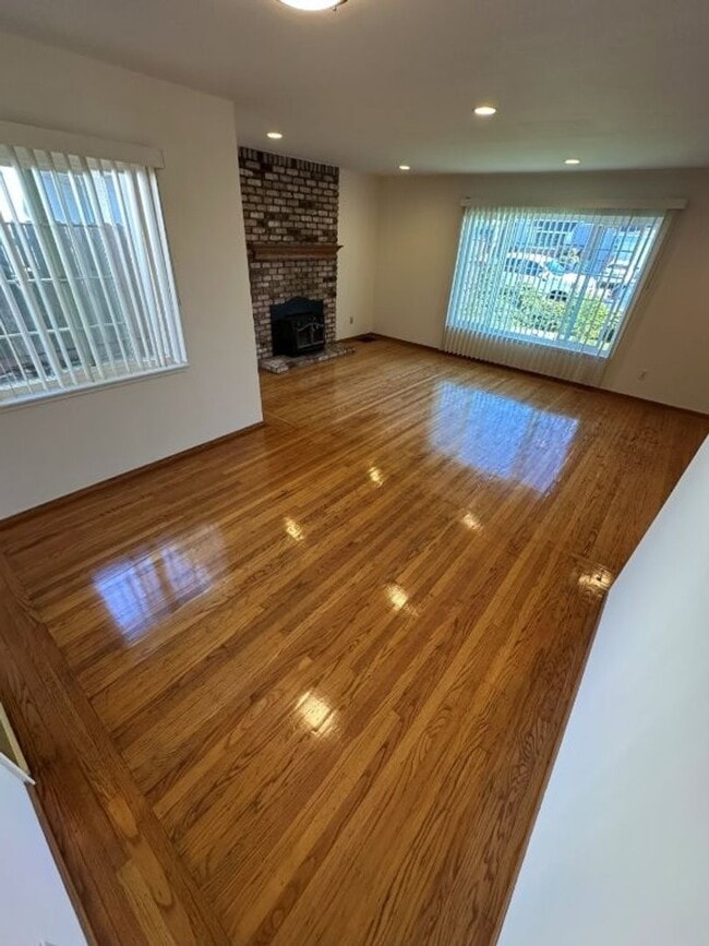 Building Photo - Nor Cal Realty, Inc. - 3 Bedroom 2  Bath with 2 car garage