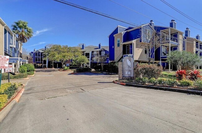 Building Photo - 18519 Egret Bay Blvd