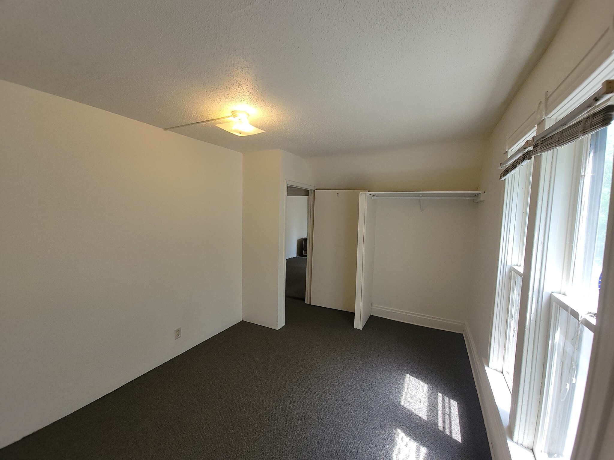 Building Photo - 514 Niagara St
