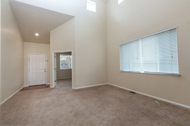 Building Photo - Single Family House for Rent - Claremont R...