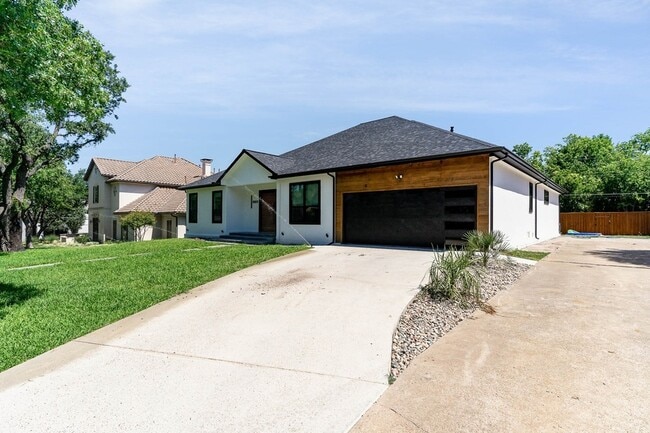 Building Photo - 6254 Linden Ln