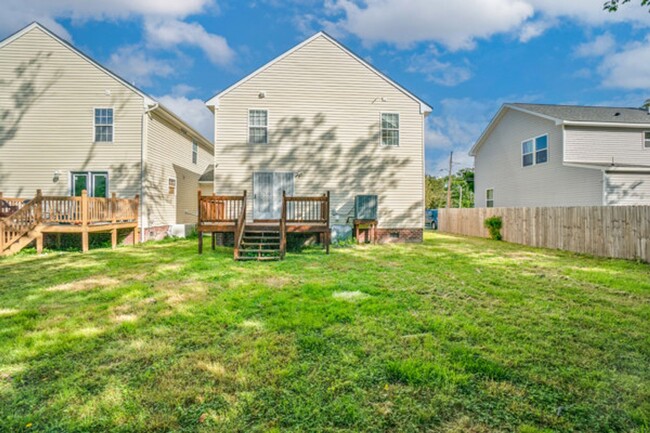 Building Photo - 4 Bed 2.5 Bath Home In Portsmouth