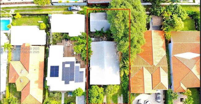 Building Photo - 445 SW 24th Rd