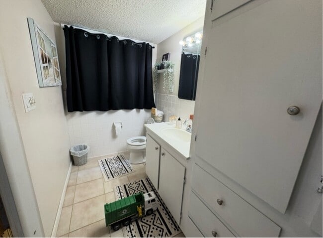 Building Photo - 8370 Hillside Trail S