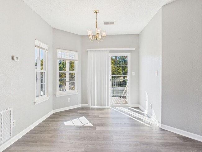 Building Photo - 801 Brassie Ln