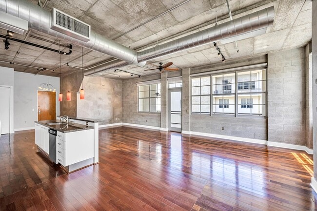 Building Photo - 411 NW 1st Ave