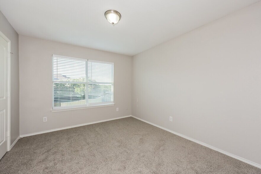 Building Photo - 3512 Cayman Dr