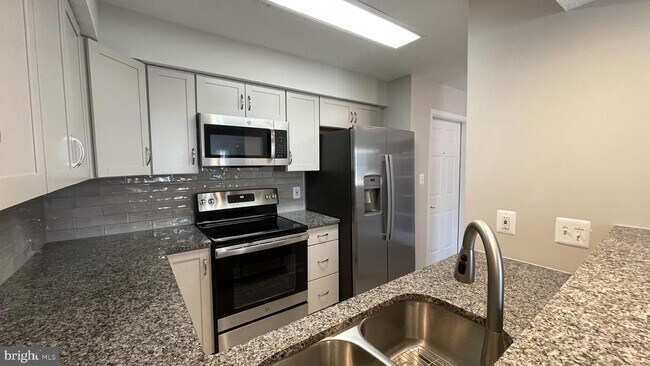 Building Photo - 11154 Summers Cove