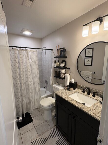First floor full bathroom - 2609 Armstrong Ave