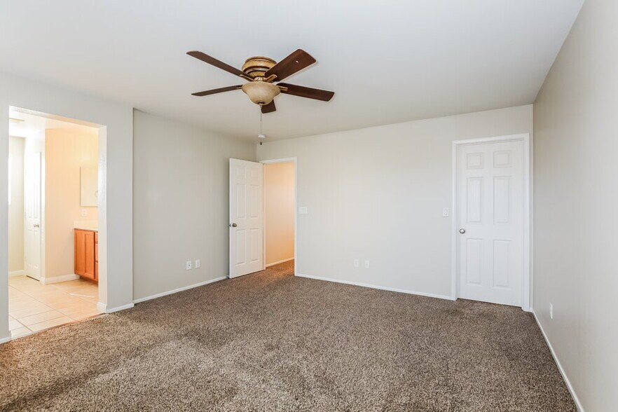 Building Photo - 7942 Bliss Hill Ct