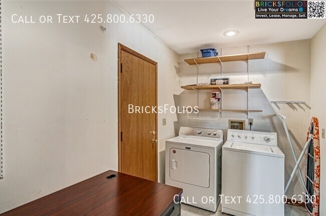 Building Photo - 7524 137th Ave NE