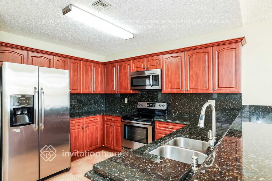 Building Photo - 21311 Sawmill Ct