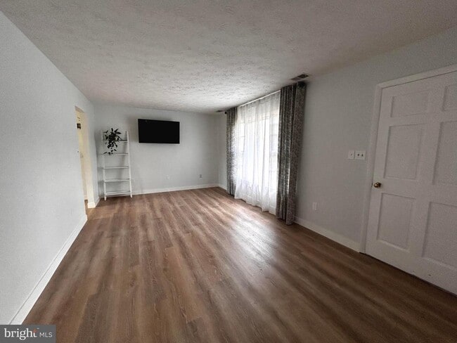 Building Photo - 112 Virginia Dr