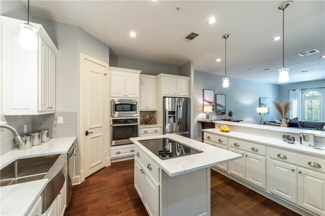 Building Photo - 1529 Barton Springs Rd