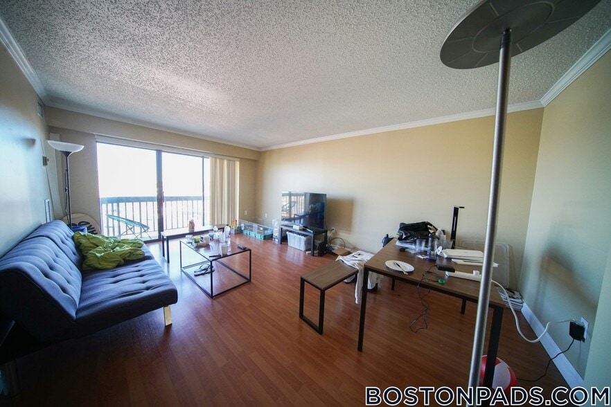 Building Photo - 15 N Beacon St