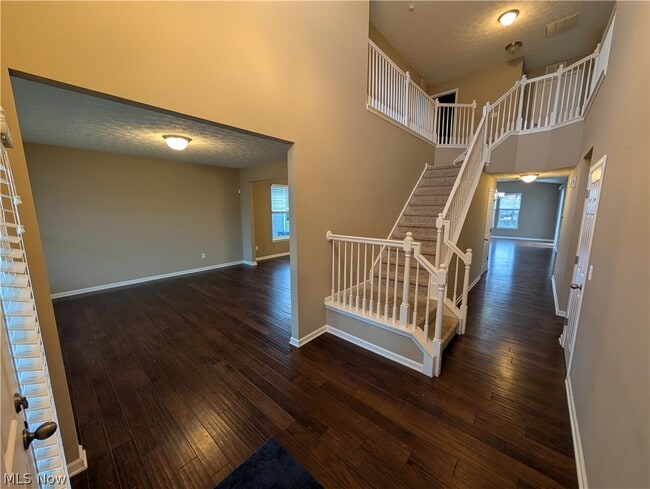 Building Photo - 32815 Rebecca Ln