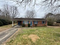 Building Photo - 3/1 in Shelby, NC