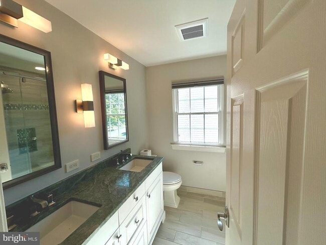Building Photo - 3879 Charter Club Dr